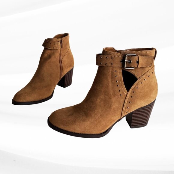 Market & Spruce Shoes - NWOT Market & Spruce O'Hara Studded Bootie, Tan, Size 9